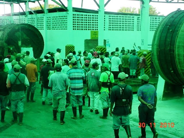 Trabajadores y lideres comunitarios recorrieron instalaciones de La Fuente
